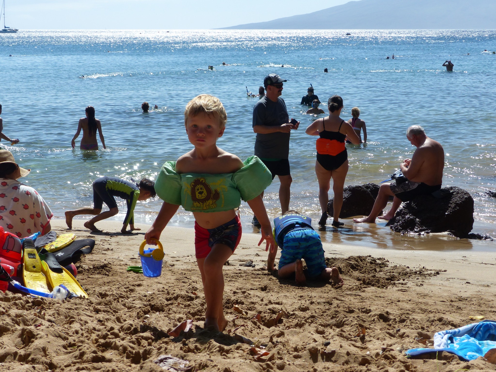 Line's first swim with Sea Turtles and Cliff Jumping at Ka&rsquo;anapali beach