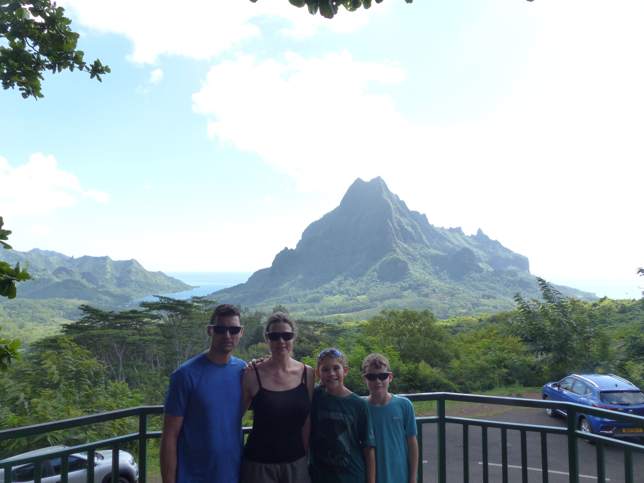 Snorkeling, views, tennis and beaches at Moorea
